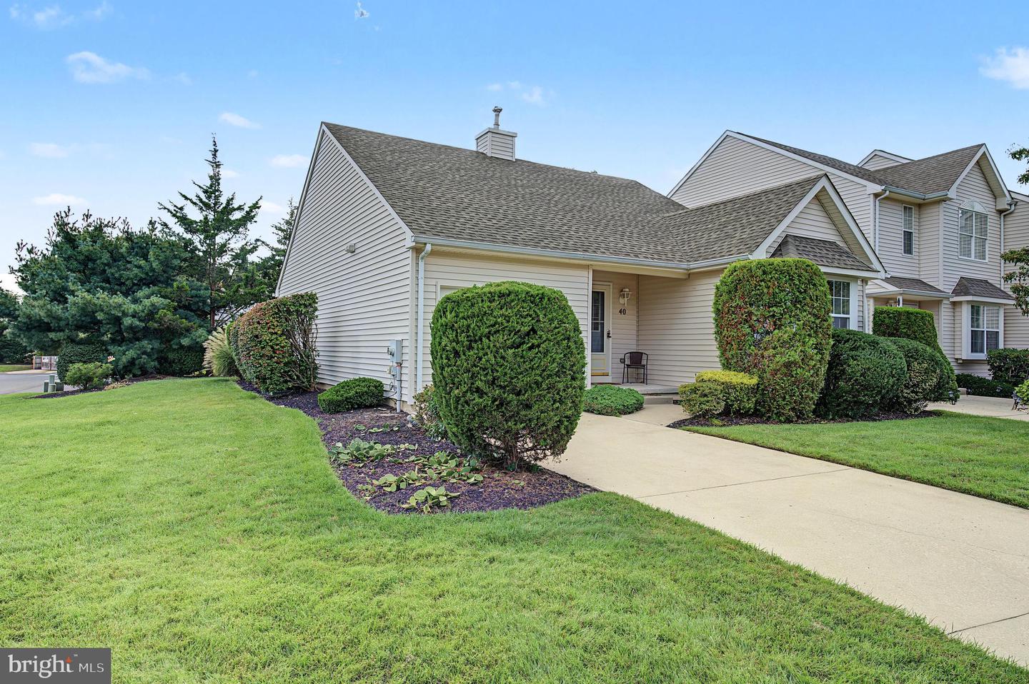 40 Pebble Beach Ln Property Photo 3