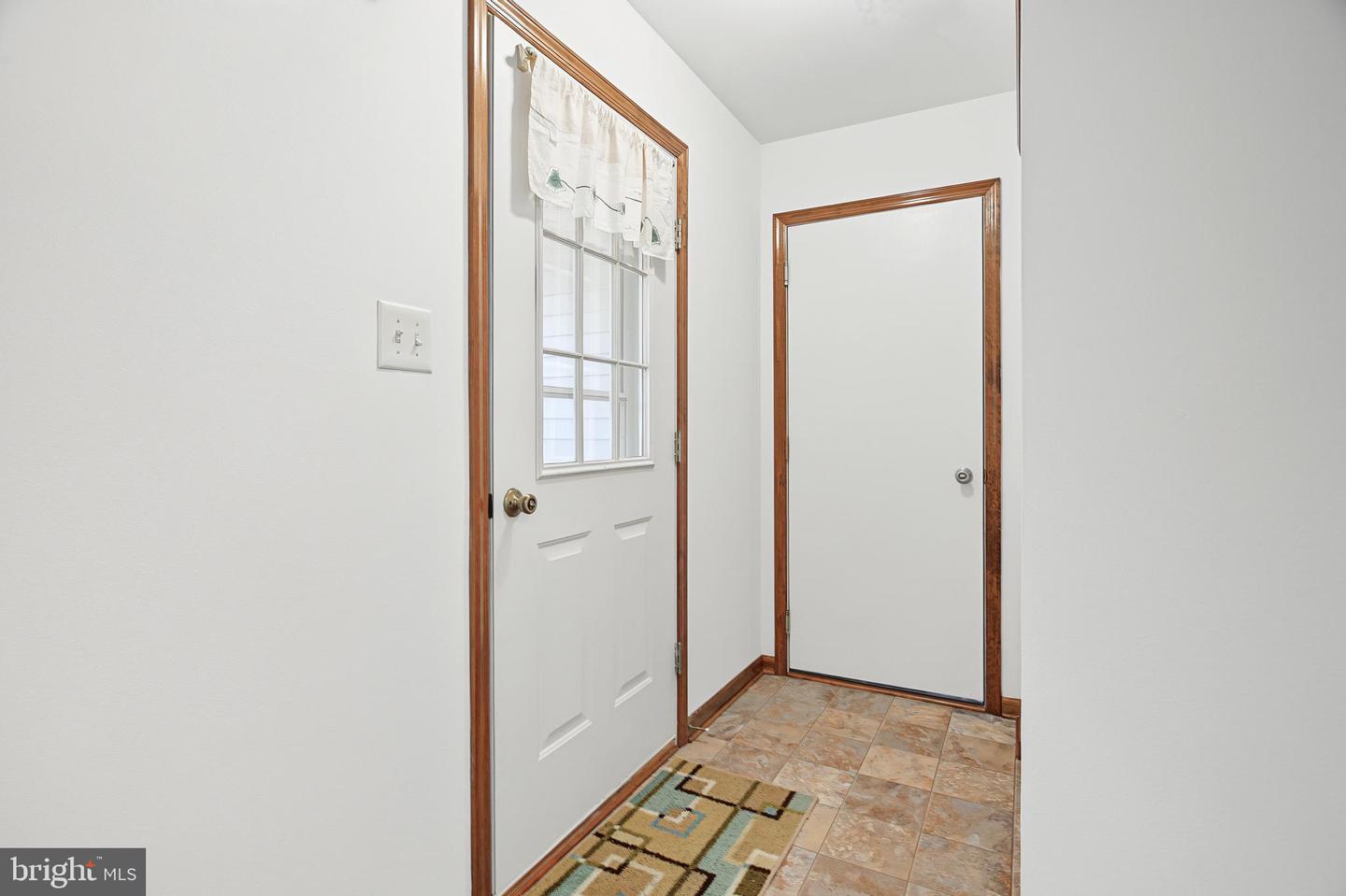 40 Pebble Beach Ln Property Photo 5