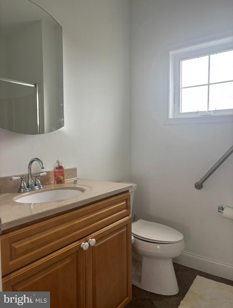 448 Dock Rd Property Photo 16