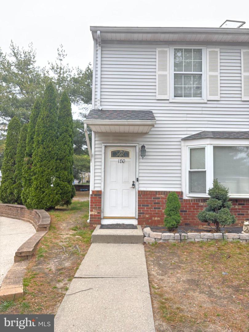 180 Eva Ct Property Photo 2