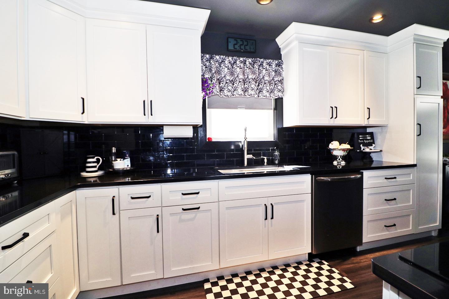 8 Keelson Dr Property Photo 8