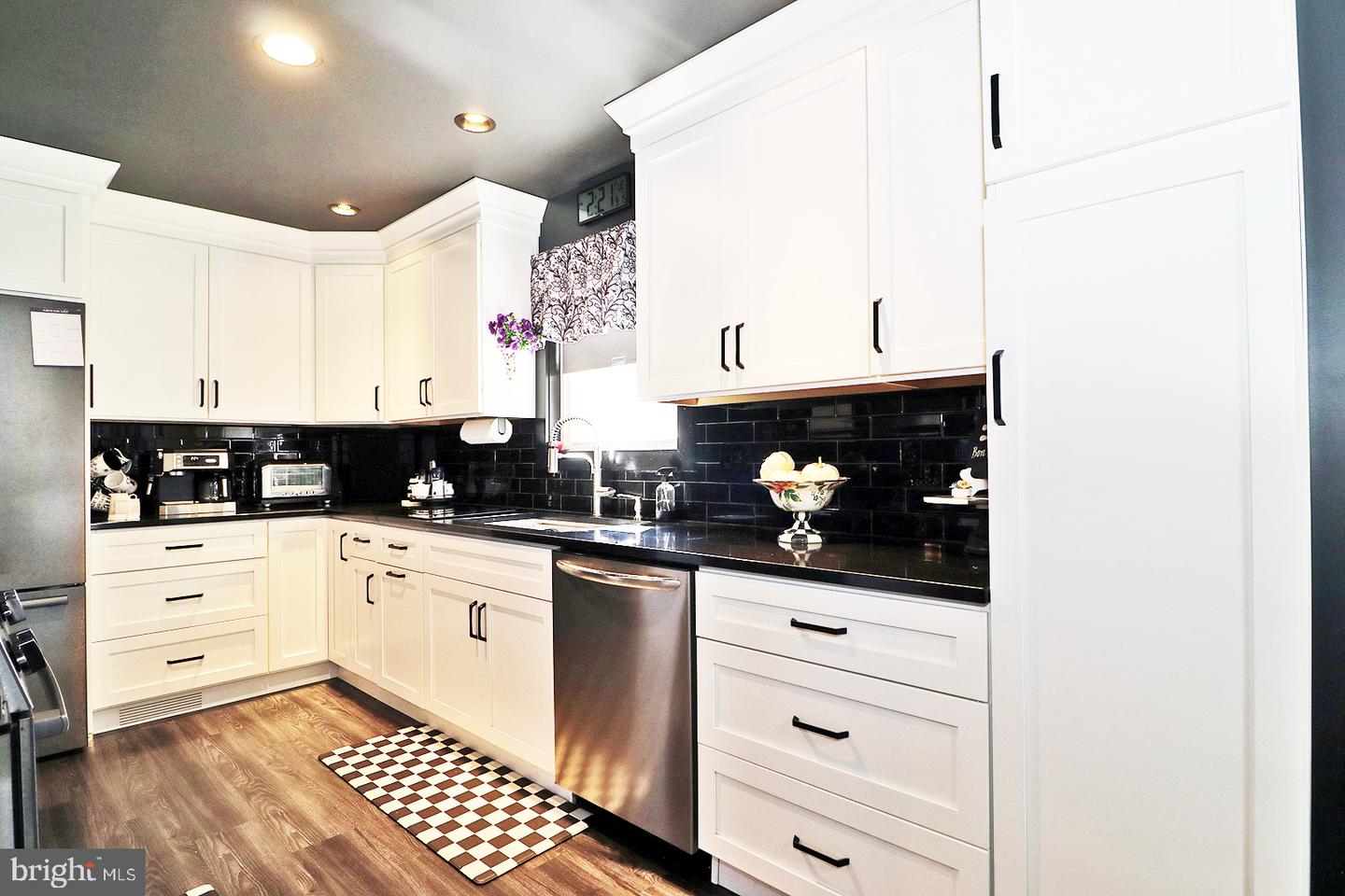8 Keelson Dr Property Photo 9