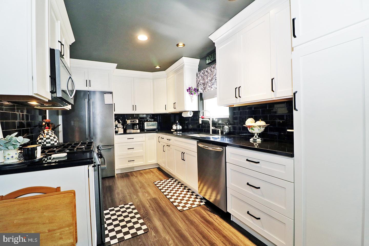8 Keelson Dr Property Photo 10