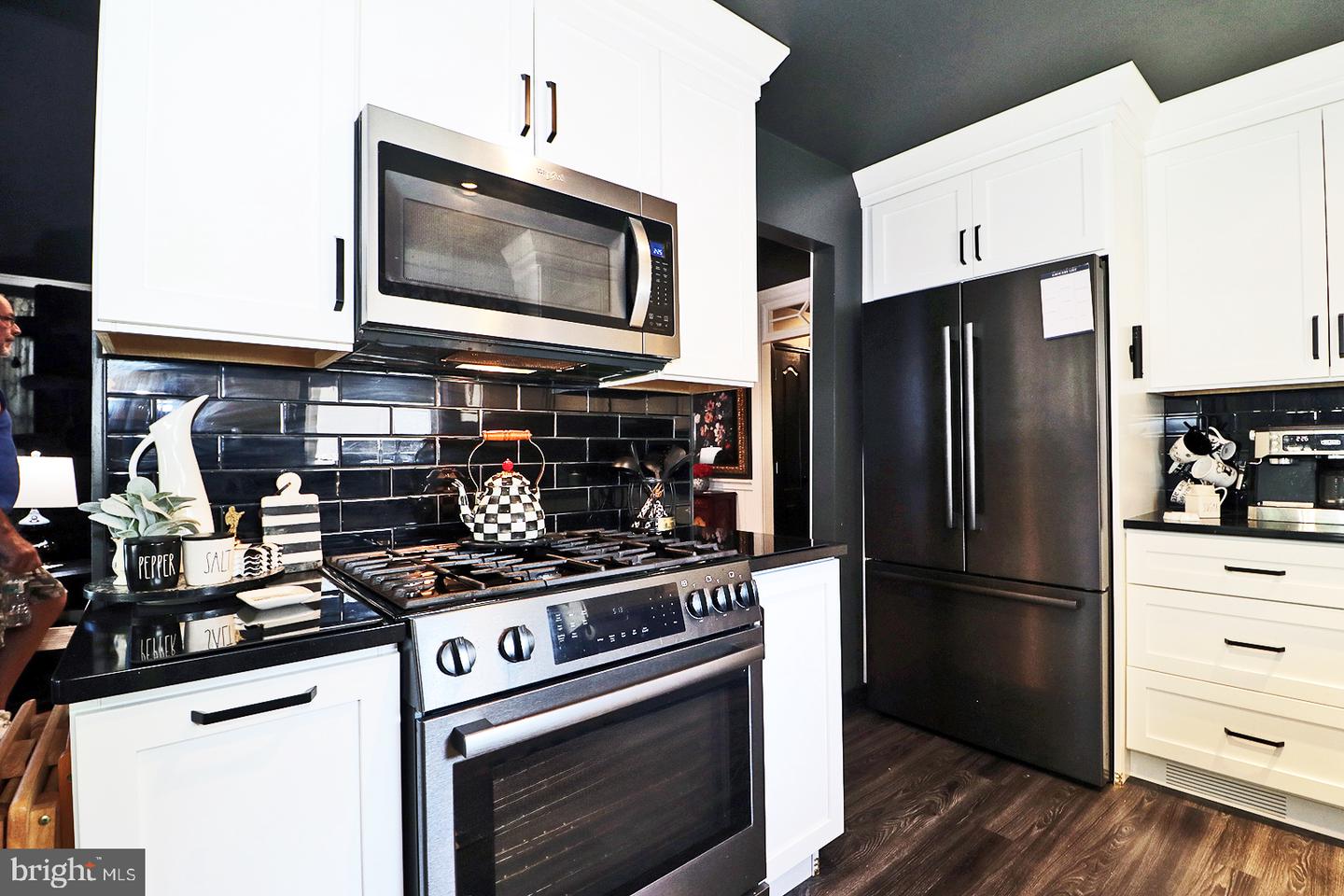 8 Keelson Dr Property Photo 14