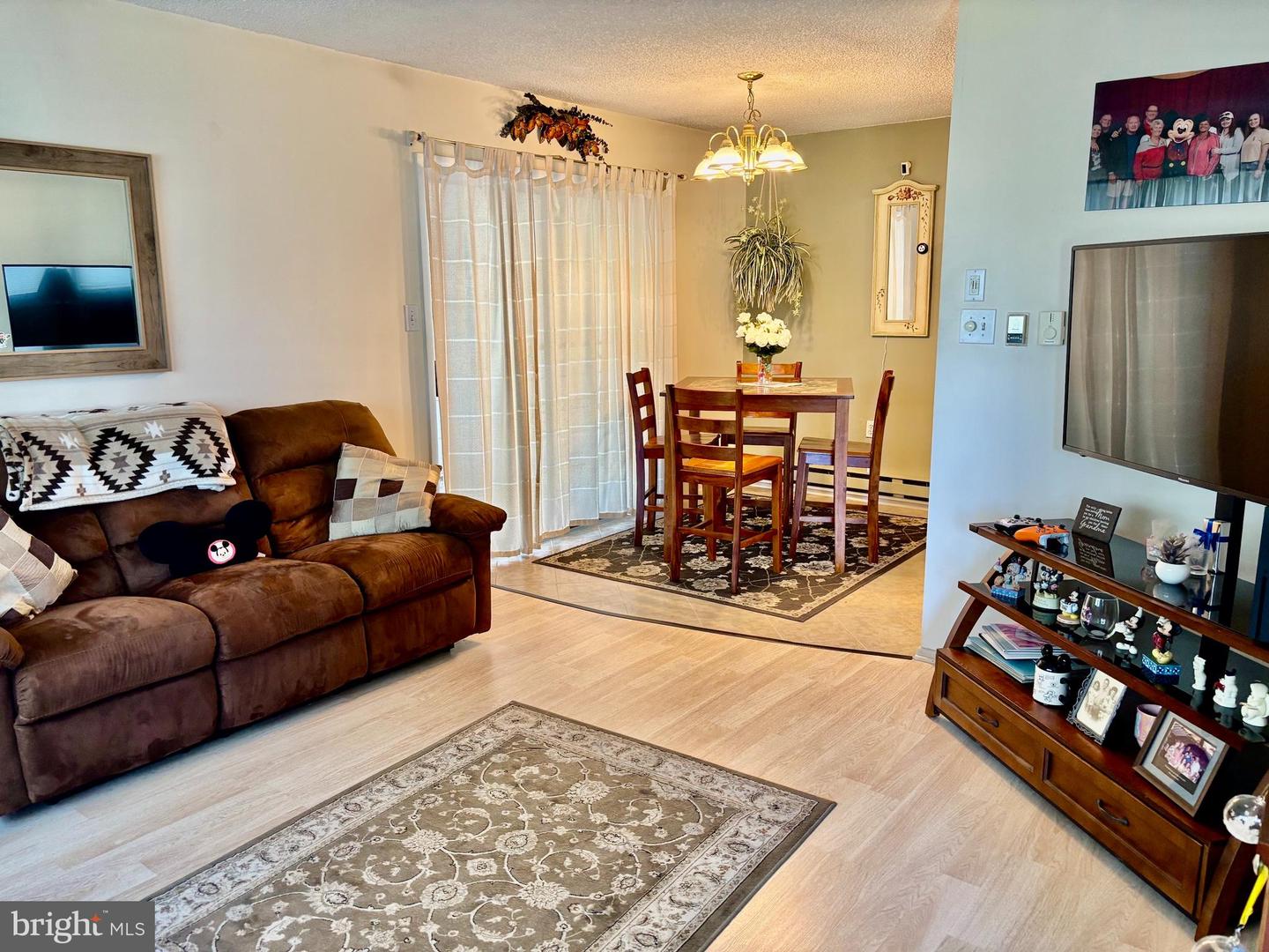 33 Mediterranean Ct Property Photo 8