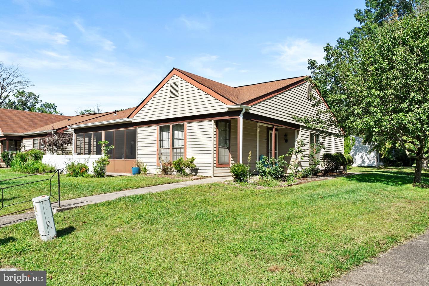 668-C FARRINGTON CT Property Photo 1