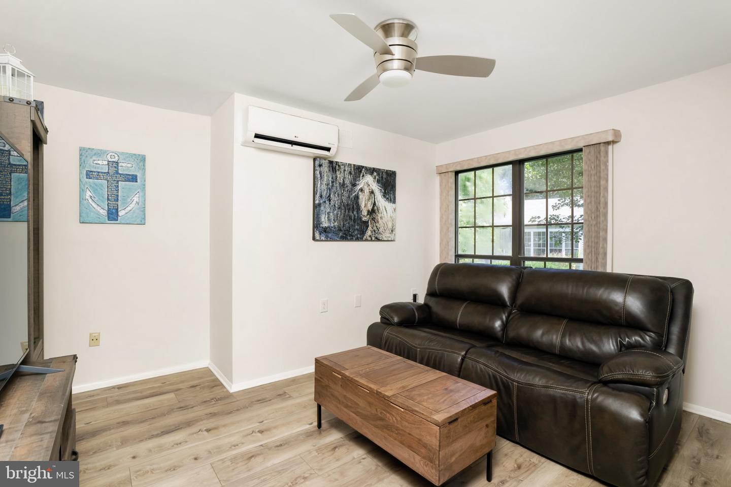 668-c Farrington Ct Property Photo 10