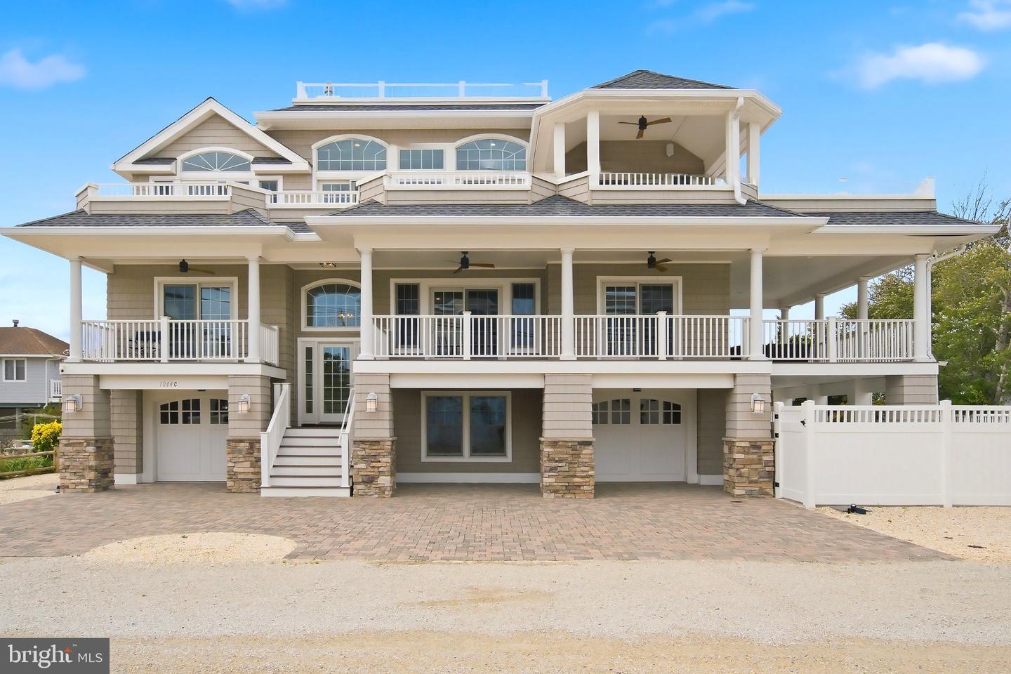 1044 Long Beach Blvd #c Property Photo 1