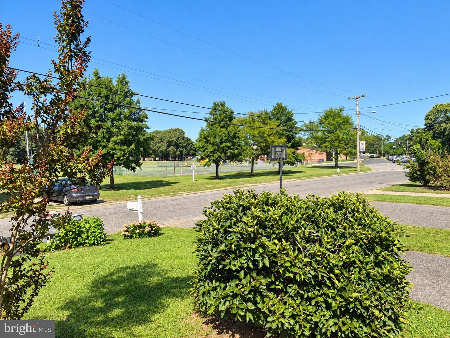 79 Railroad Ave Property Photo 3