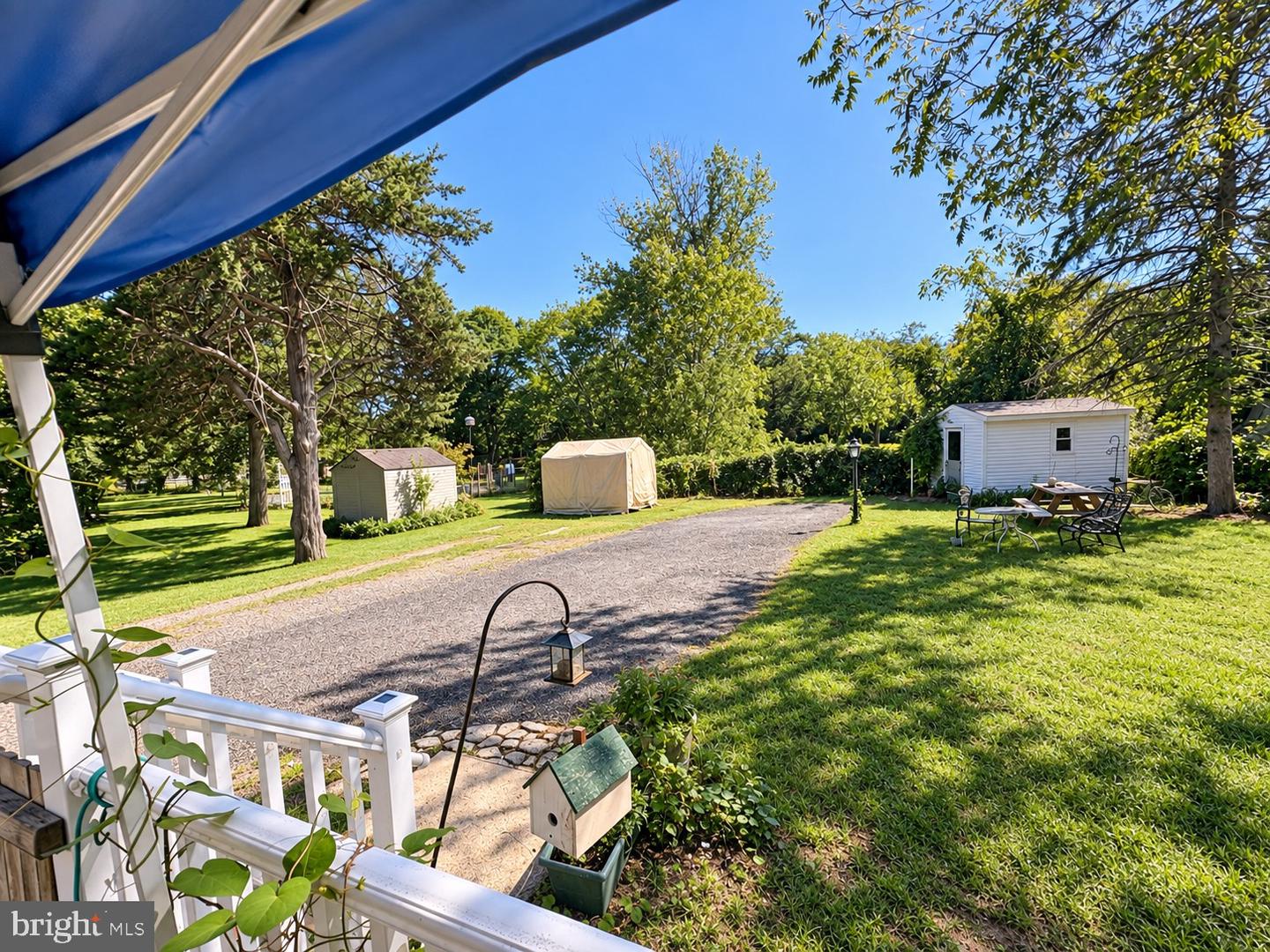 79 Railroad Ave Property Photo 4