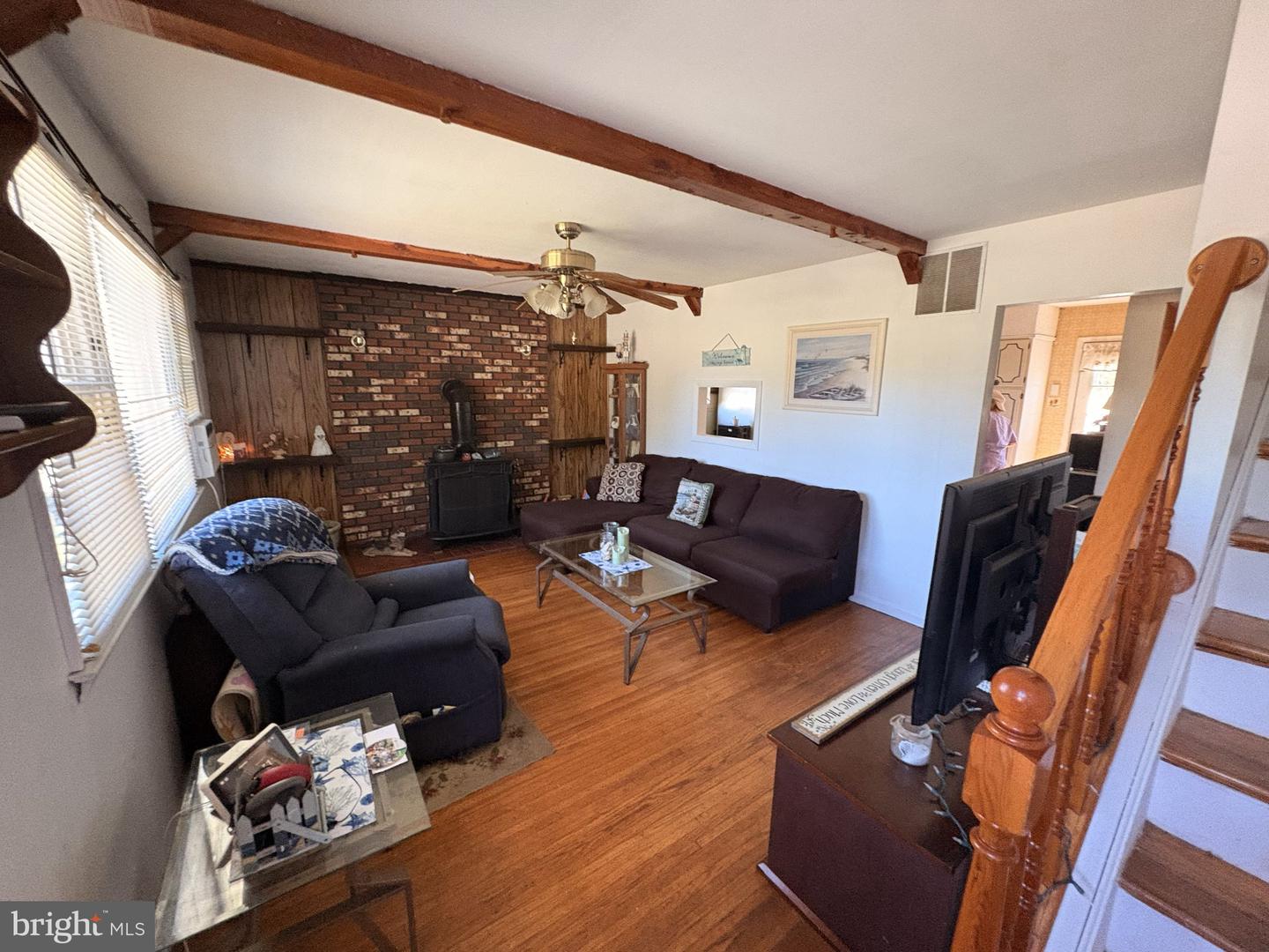 79 Railroad Ave Property Photo 6