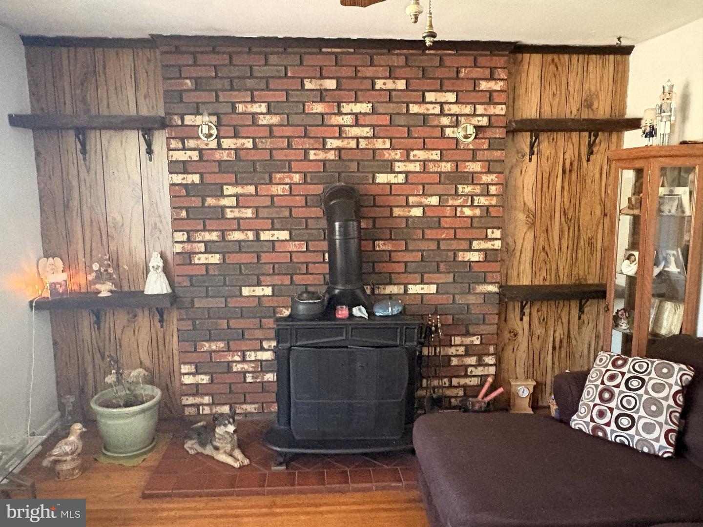 79 Railroad Ave Property Photo 7