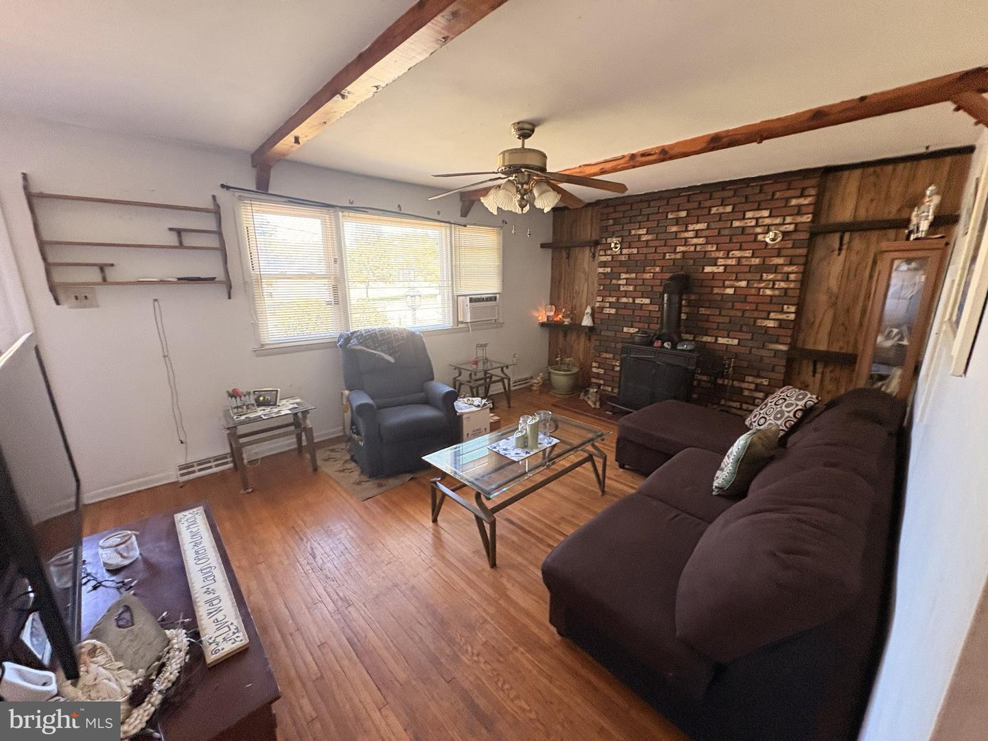 79 Railroad Ave Property Photo 8
