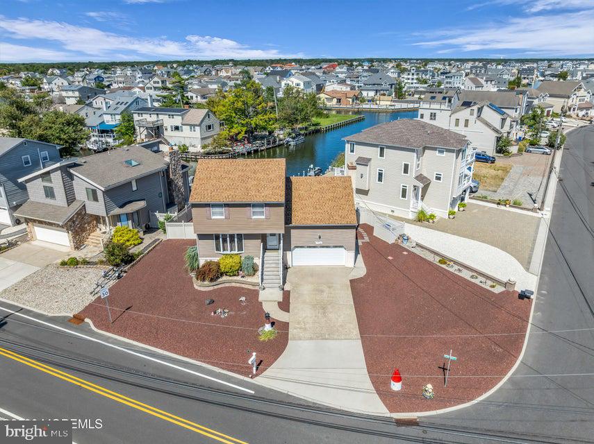 360 Silver Bay Rd Property Photo 2
