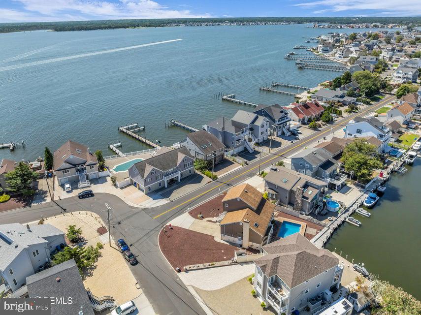 360 Silver Bay Rd Property Photo 36