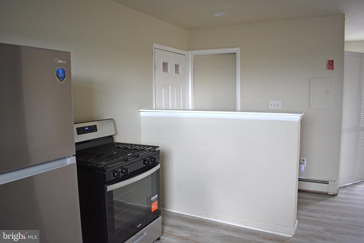 916 Radio Rd Property Photo 1