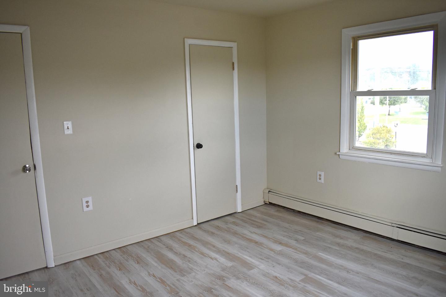 916 Radio Rd Property Photo 4
