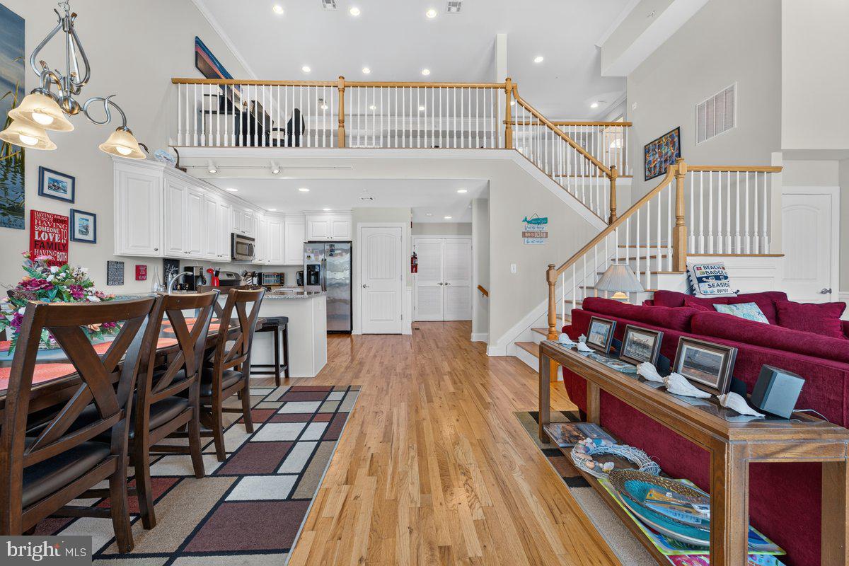 119 DUPONT AVE #3 Property Photo 1