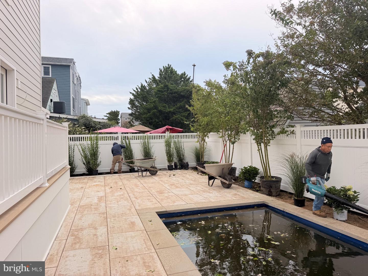 6 E Sigsbee Ave Property Photo 2