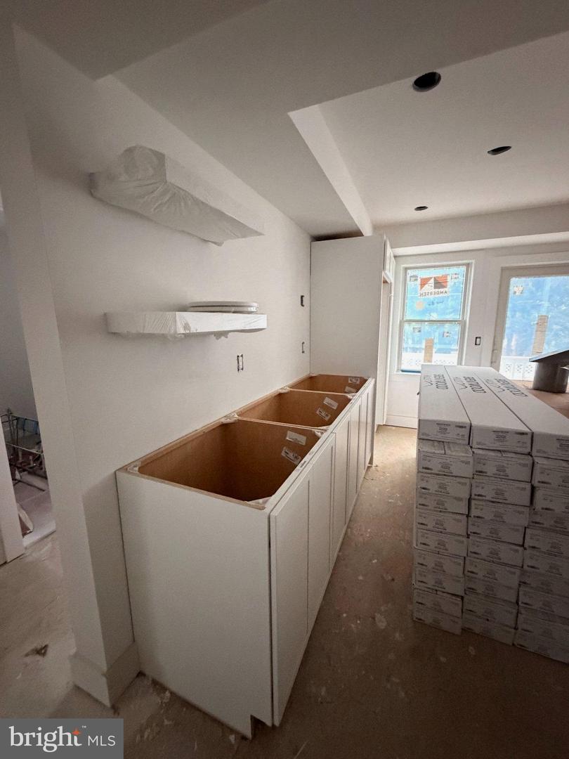6 E Sigsbee Ave Property Photo 3