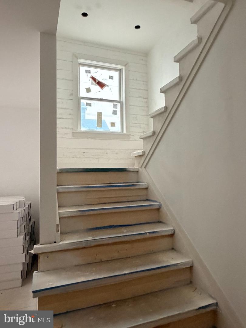 6 E Sigsbee Ave Property Photo 8