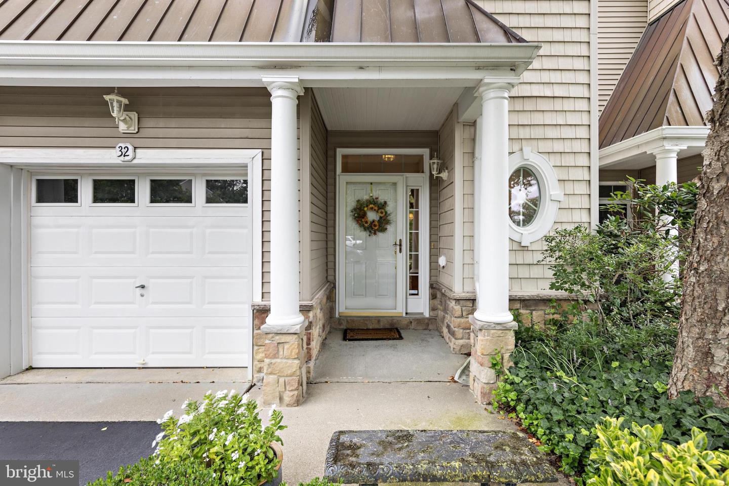 32 Windward Dr Property Photo 1