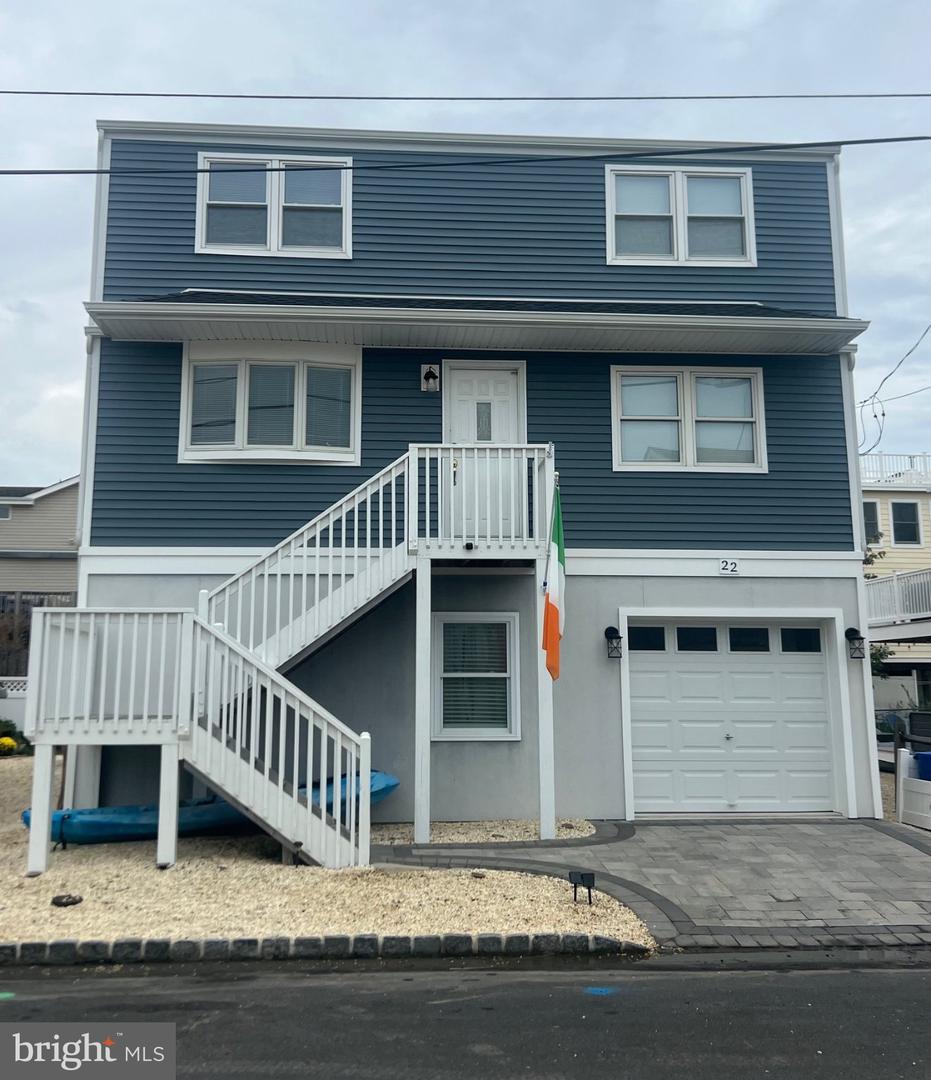 22 W Mea Ln Property Photo 1