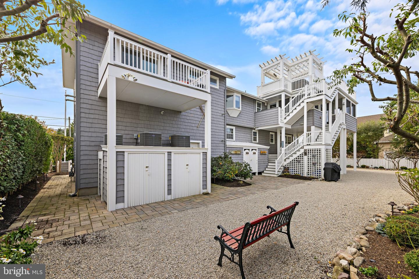 1060 D Long Beach Blvd. Property Photo 15