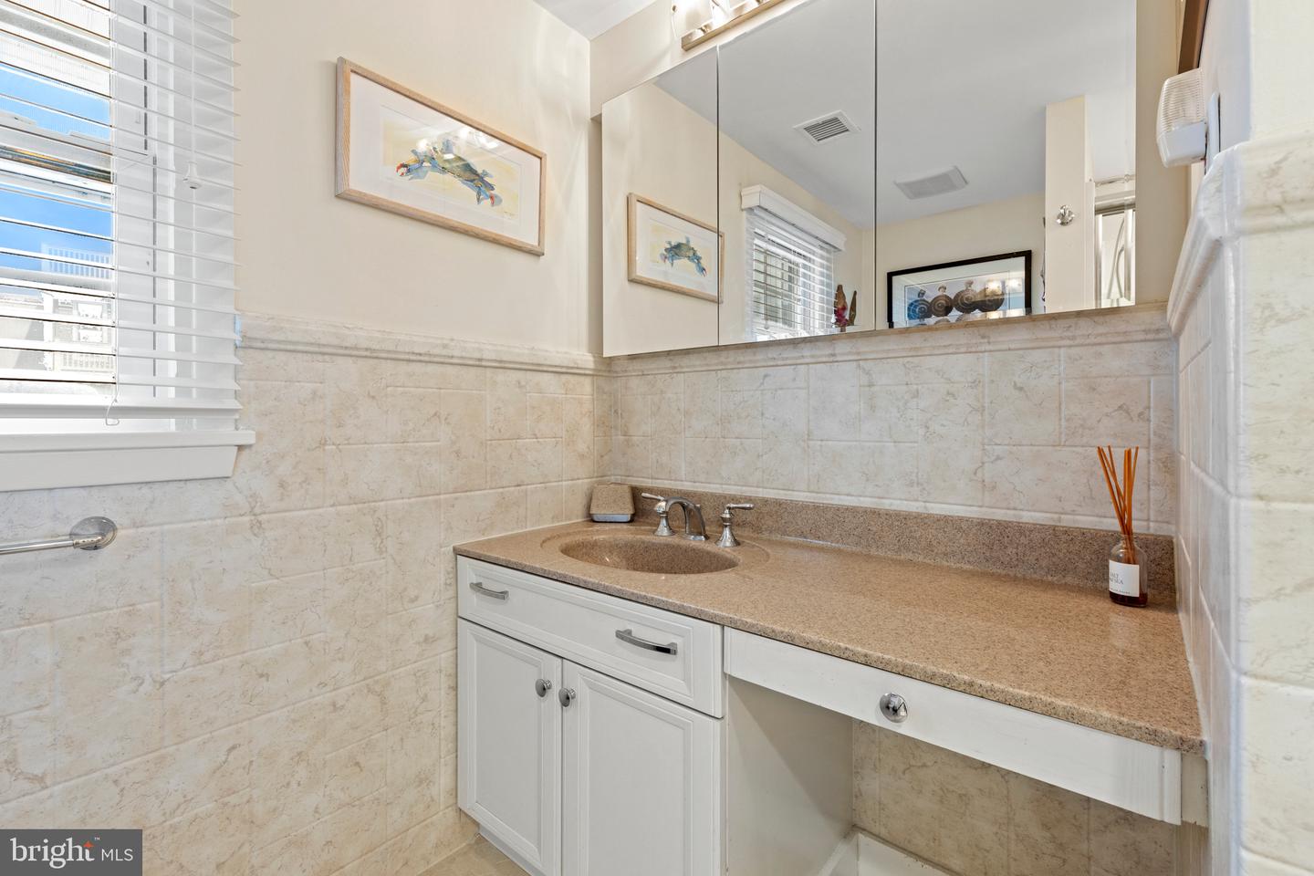 1060 D Long Beach Blvd. Property Photo 48