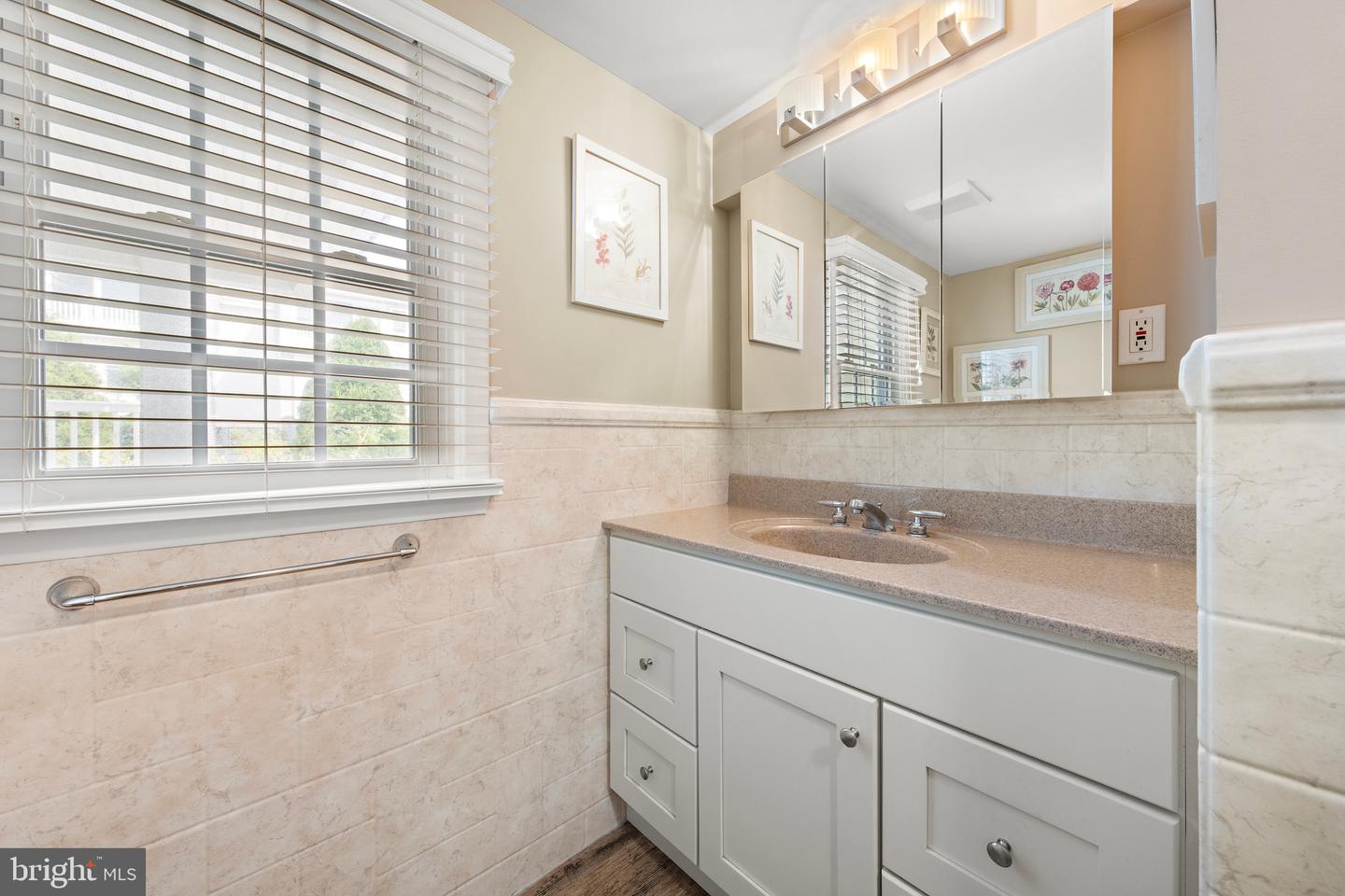 1060 D Long Beach Blvd. Property Photo 61