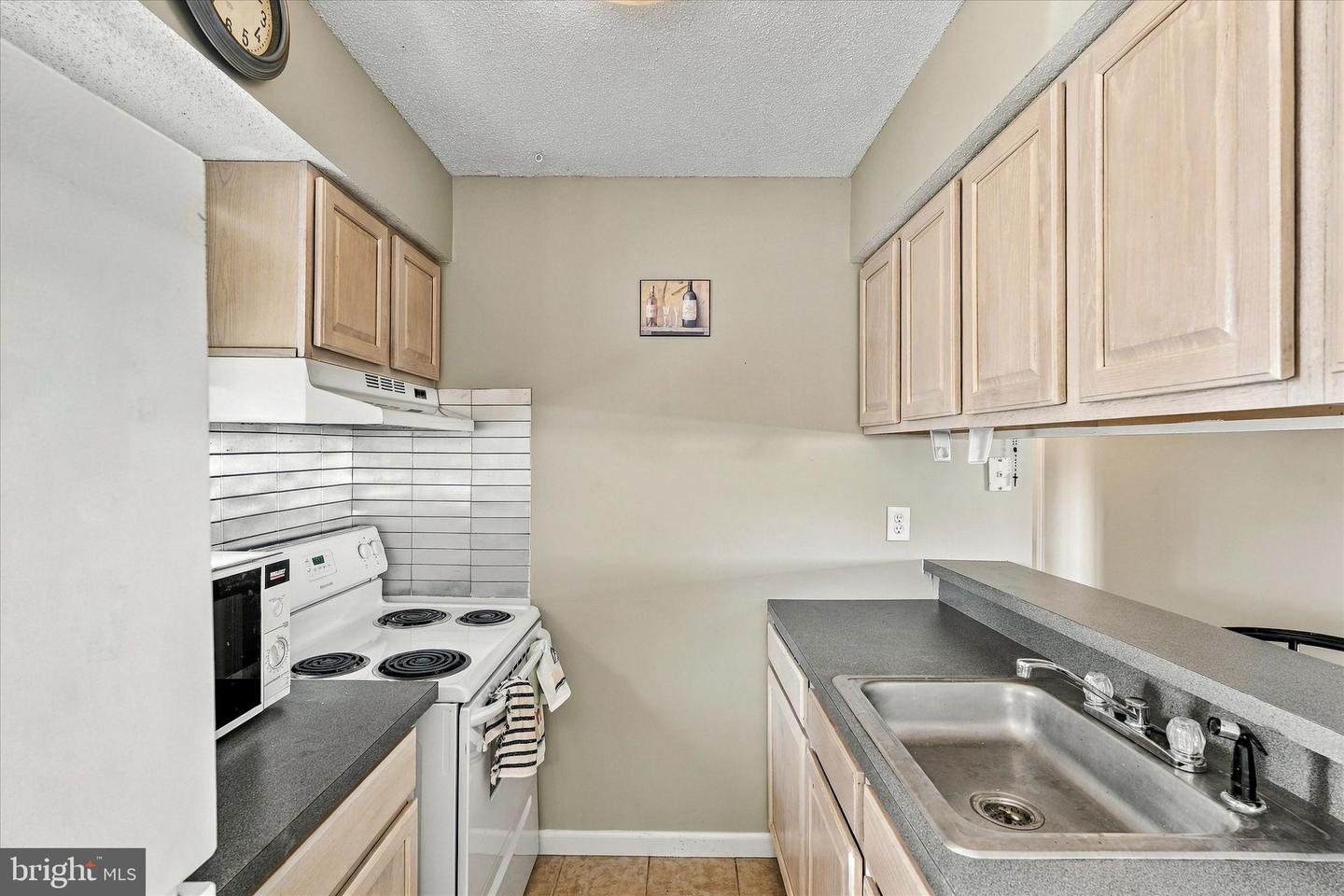 11 Sylvia Ln Property Photo 10