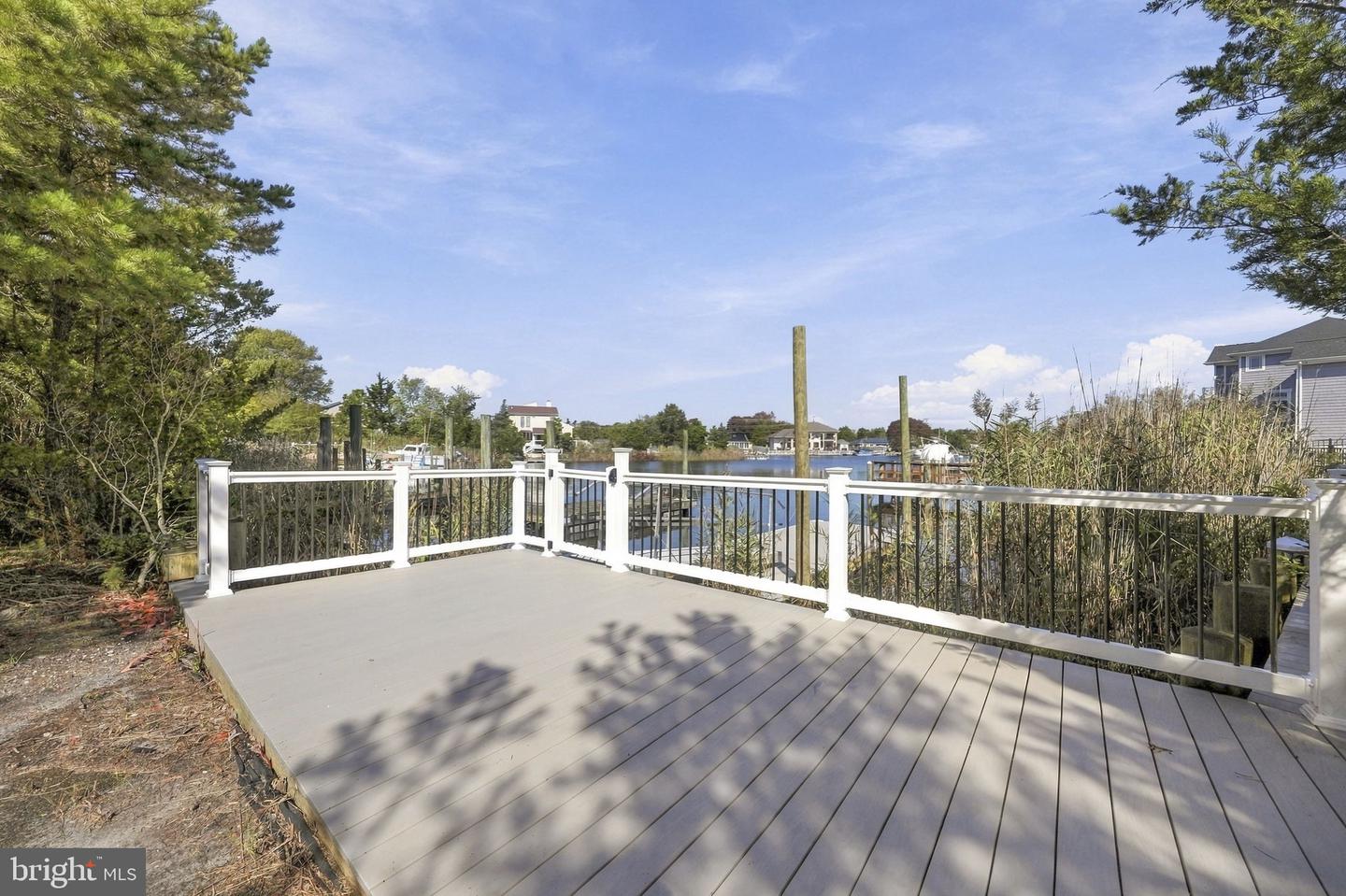 208 Country Club Blvd Property Photo 4