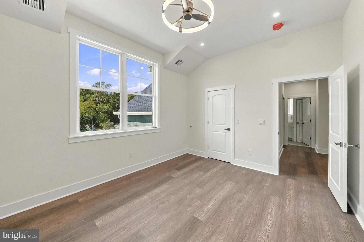 208 Country Club Blvd Property Photo 30