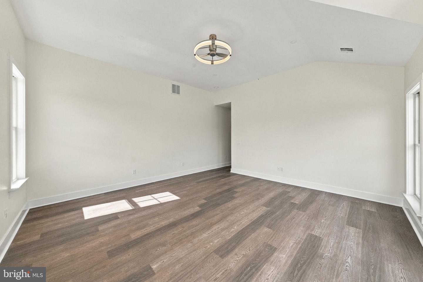 208 Country Club Blvd Property Photo 36