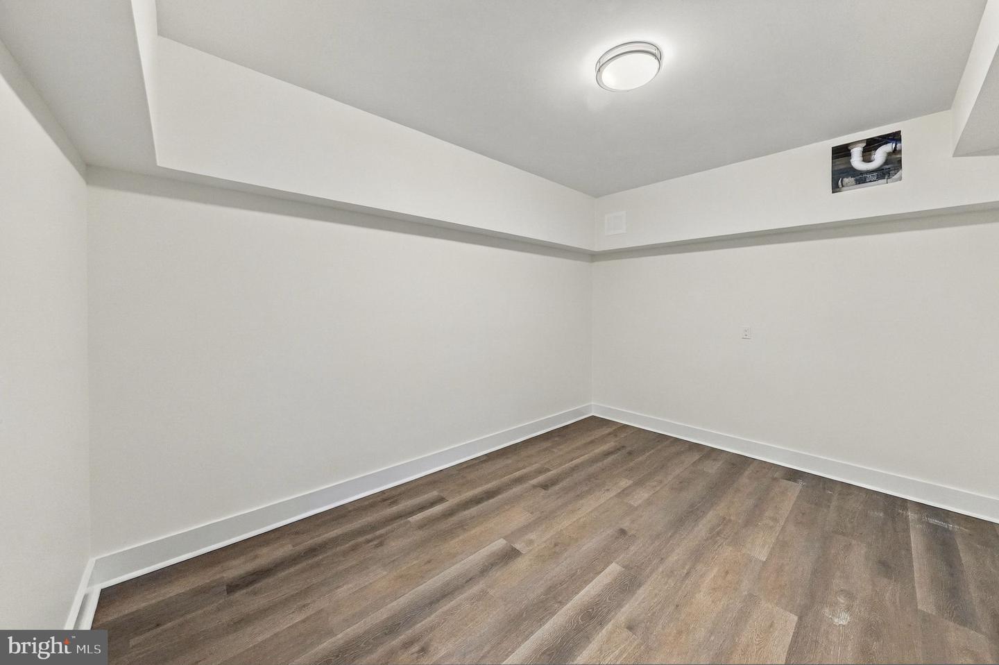 208 Country Club Blvd Property Photo 45