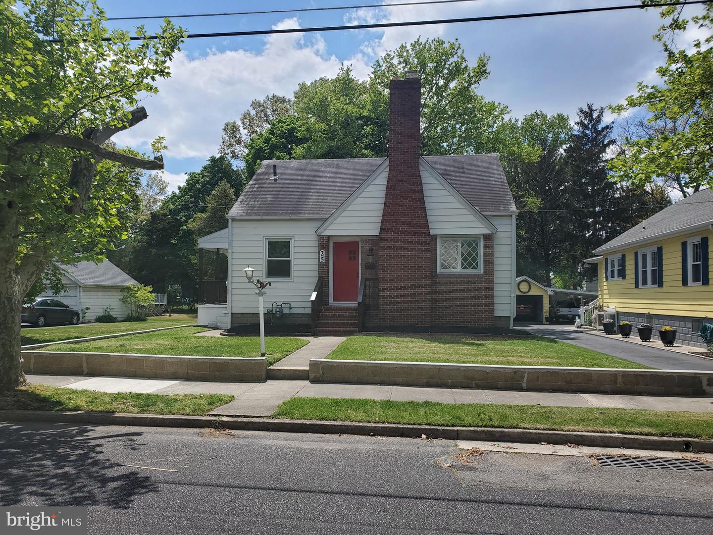 25 Oriental Ave Property Photo 1