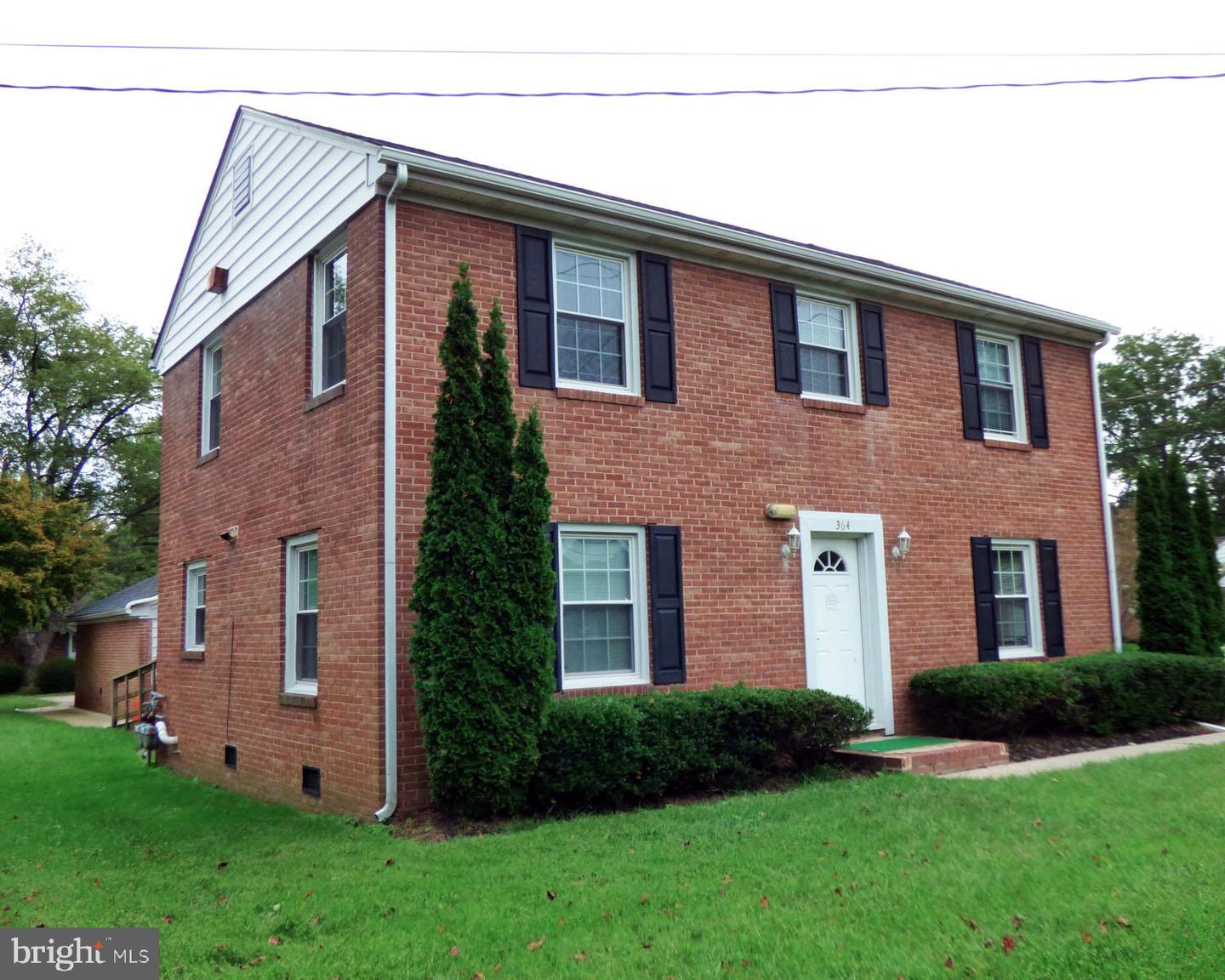 364 S Broadway Property Photo 3