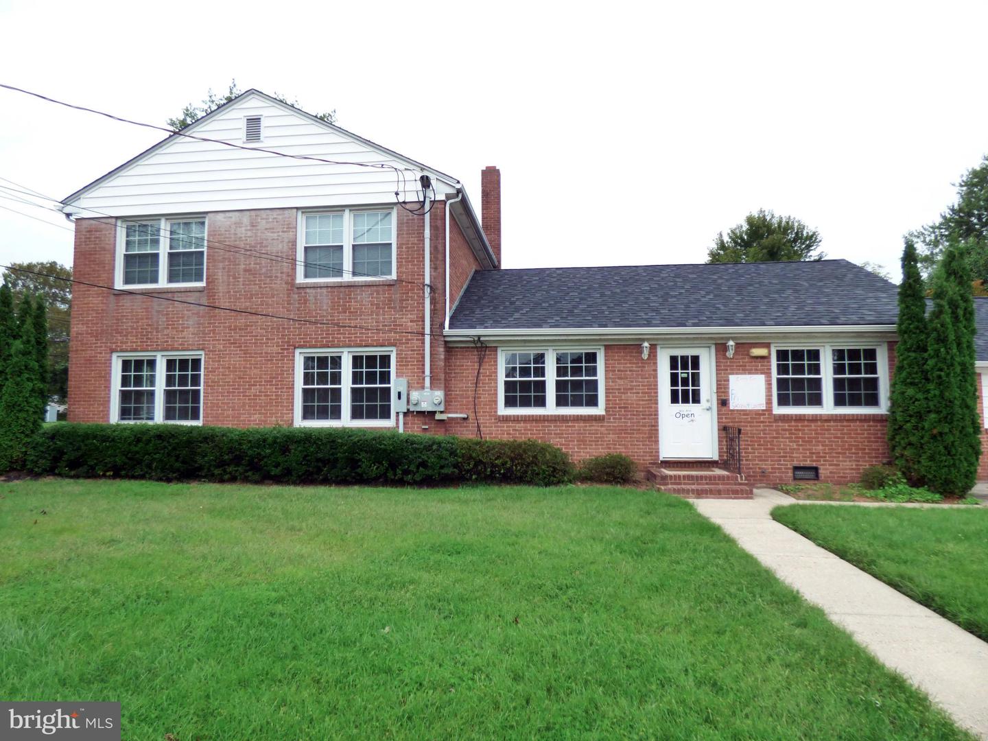 364 S Broadway Property Photo 4