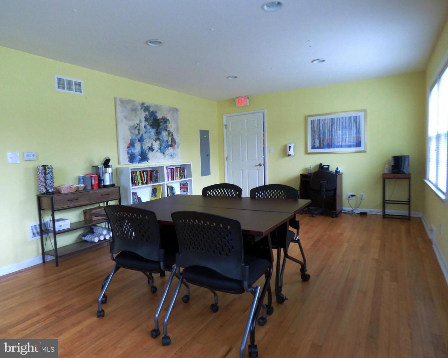 364 S Broadway Property Photo 14