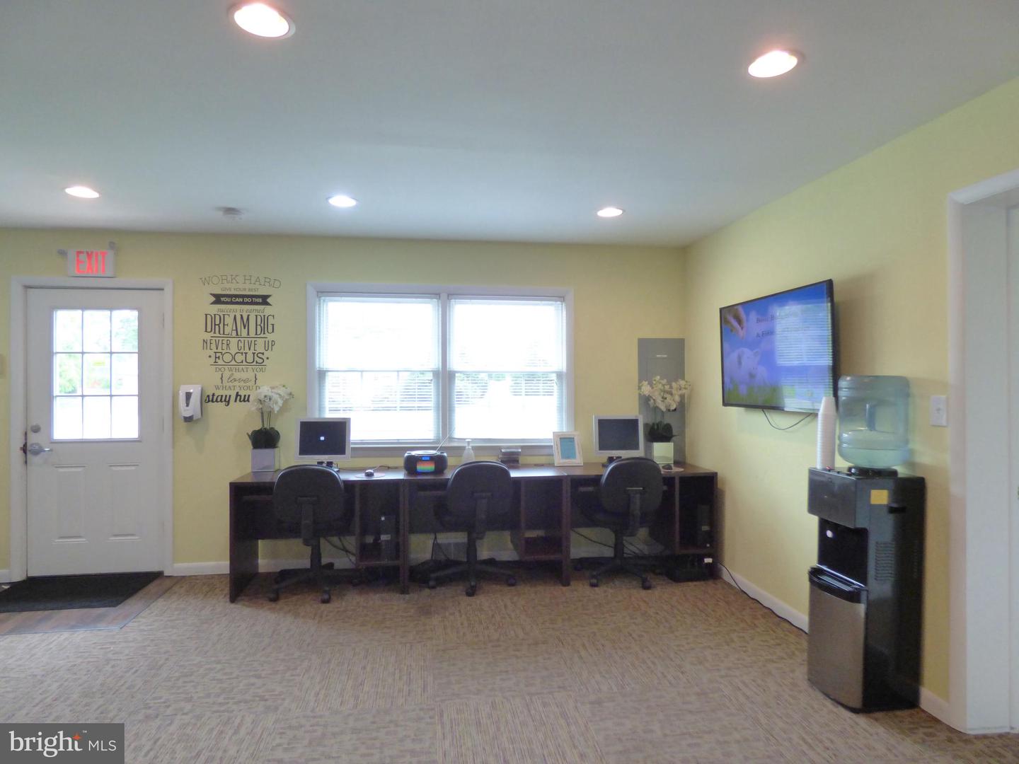 364 S Broadway Property Photo 18