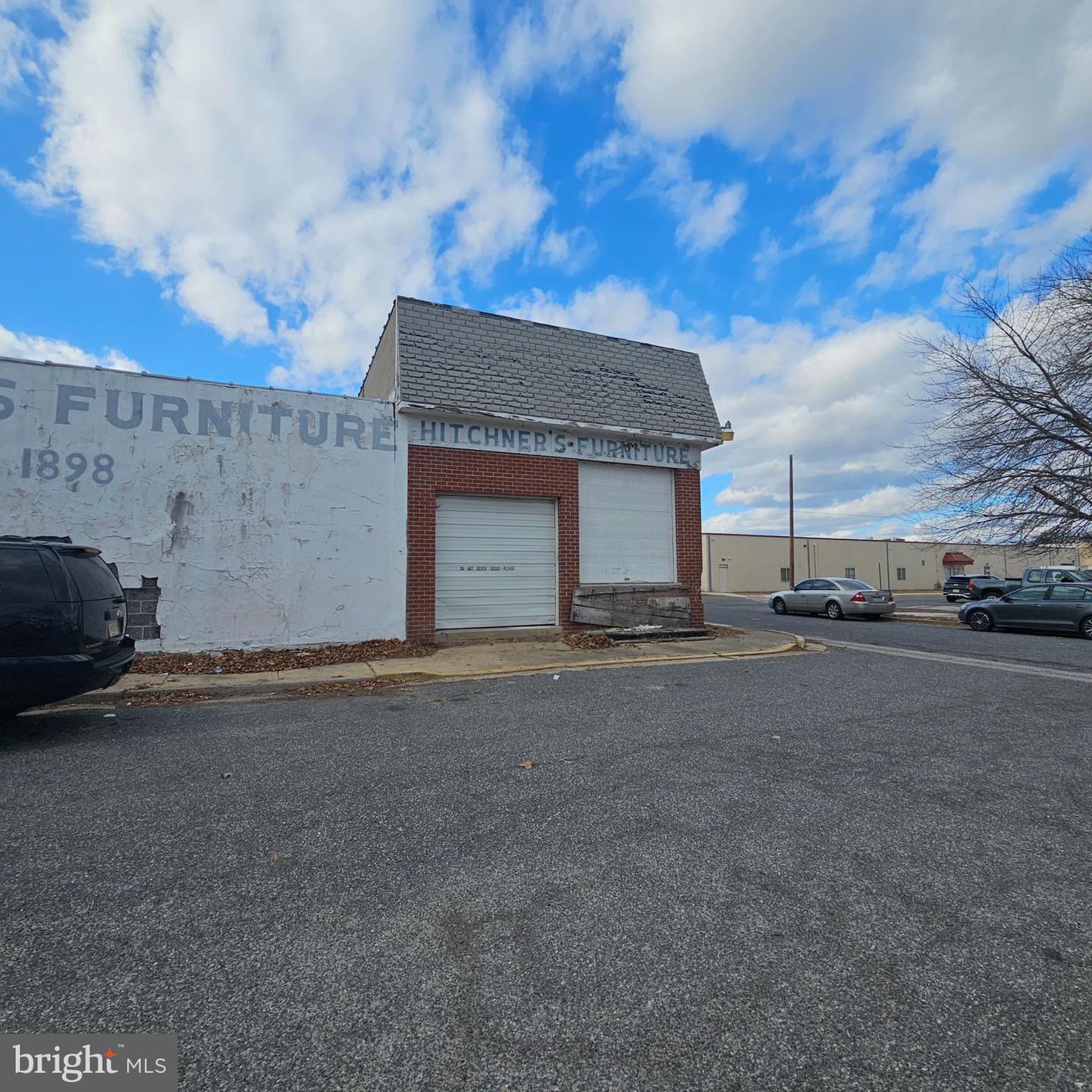 138 W Broadway #138-140 Property Photo 5