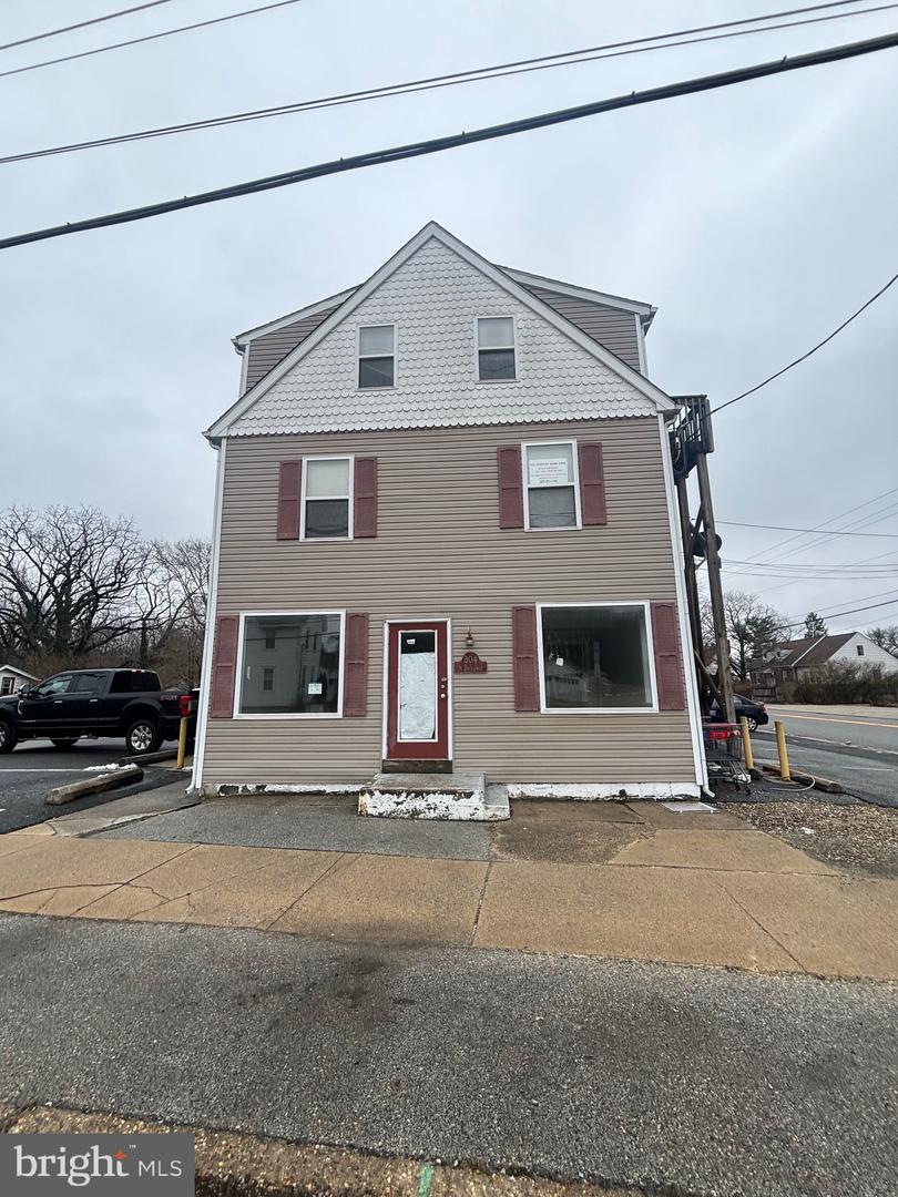 304 N Broadway #a Property Photo 1