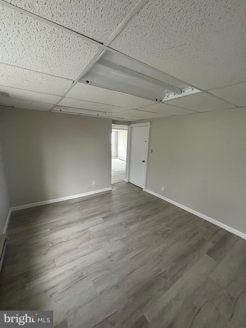 304 N Broadway #a Property Photo 5
