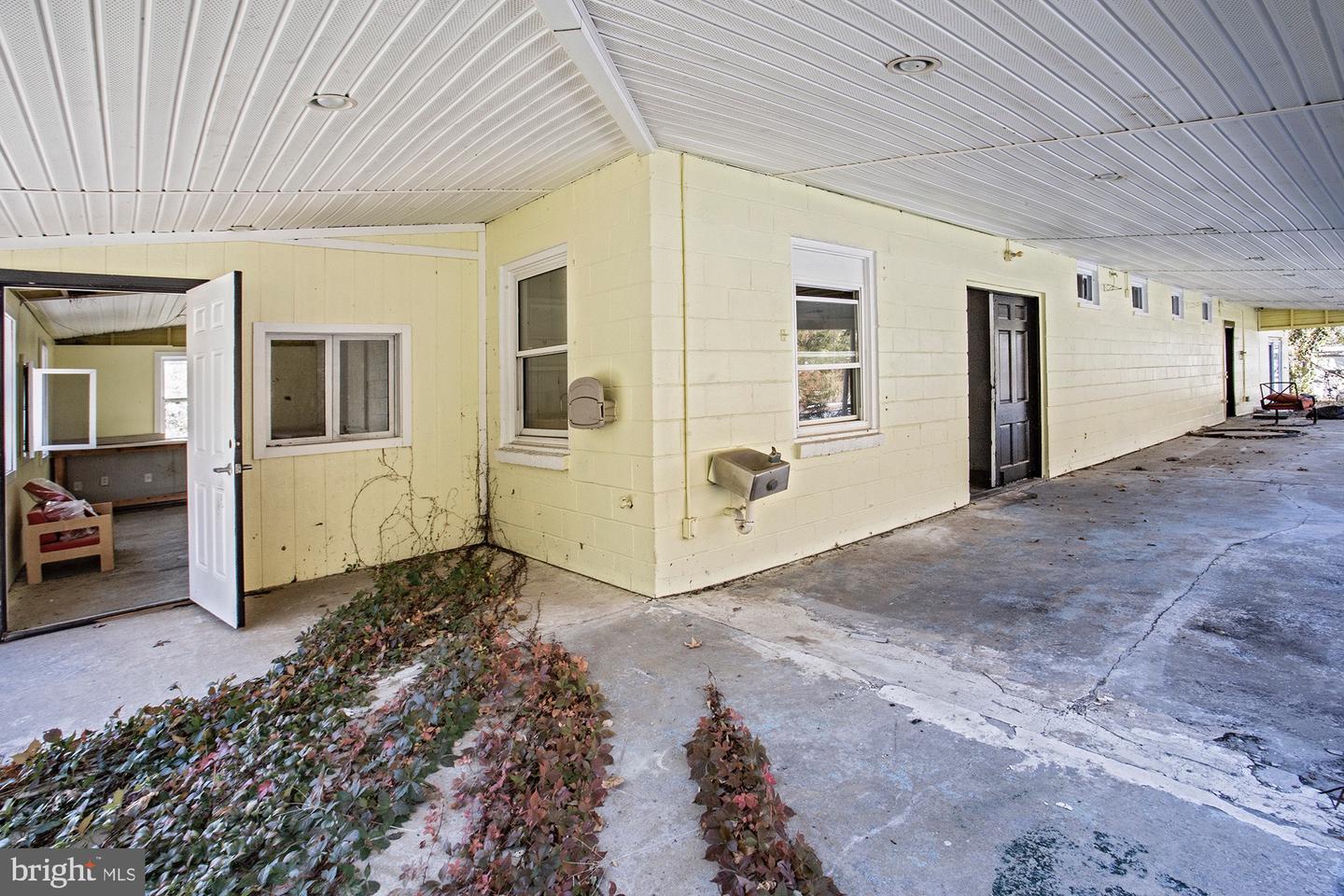 118 E Pittsfield St Property Photo 20