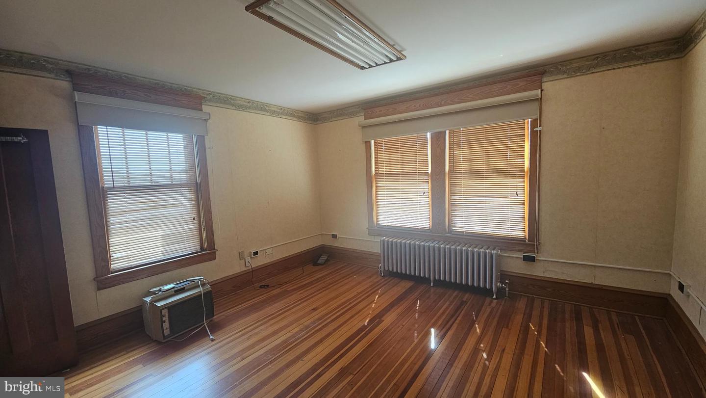 101 N Broadway Property Photo 11