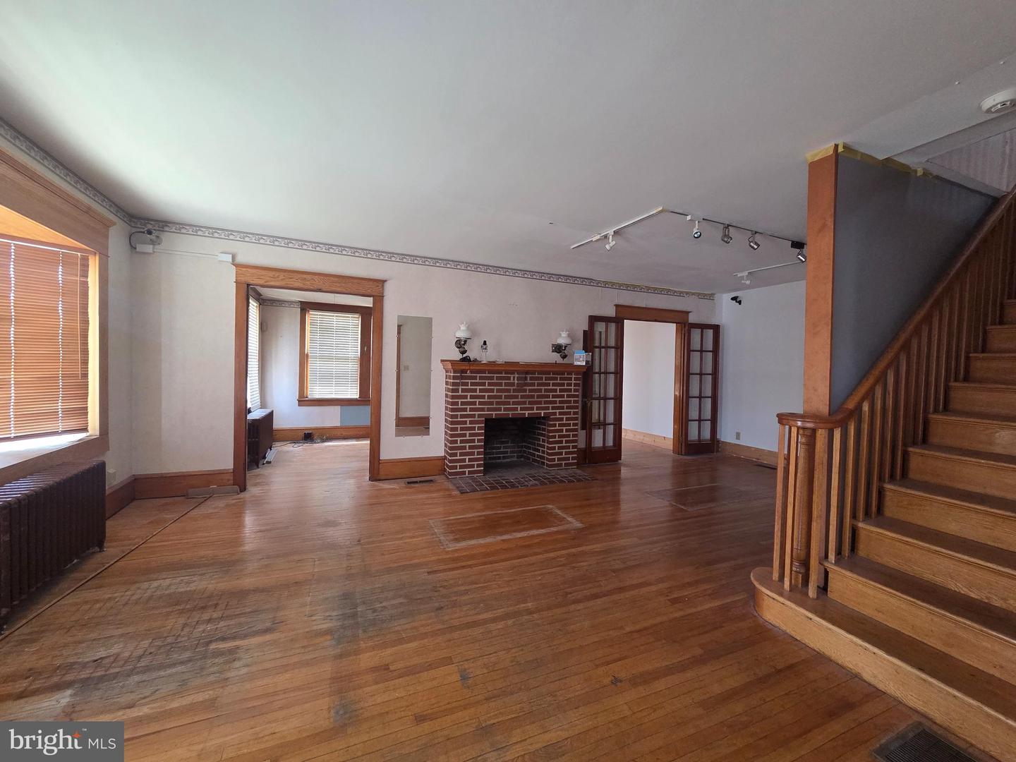 101 N Broadway Property Photo 22