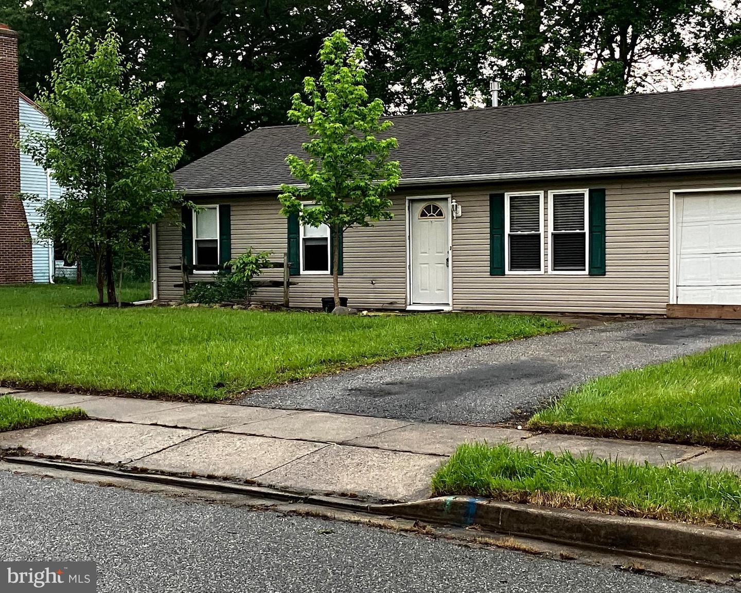 113 Primrose Ln Property Photo 1