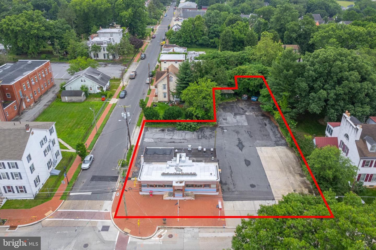 113 W Broadway Property Photo 2