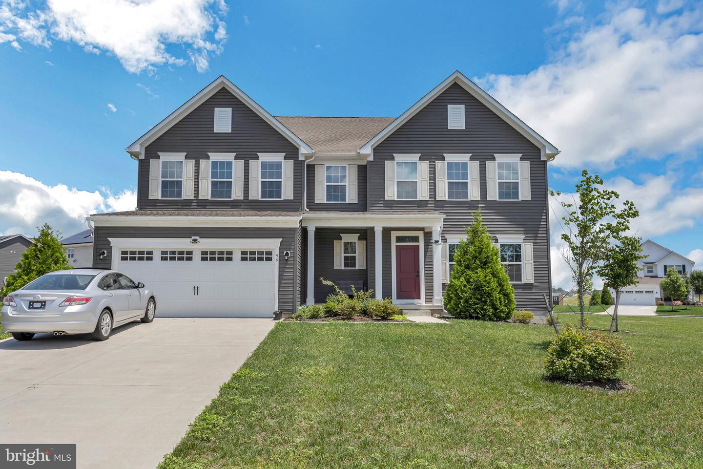 96 Kingsberry Ln Property Photo 1