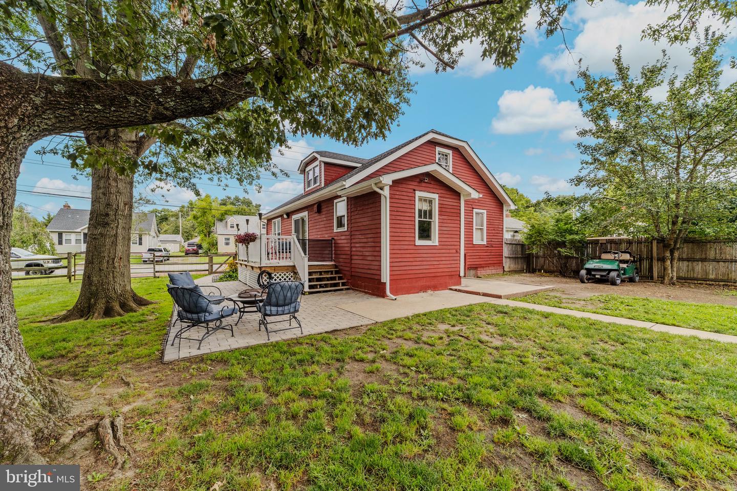 24 Lake Ave Property Photo 1